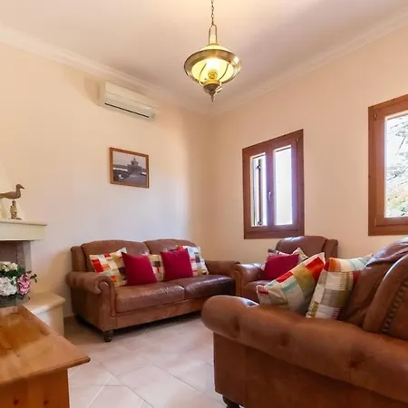 Katerina Bbq & Pool! Villa *